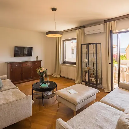 4 Bedroom Gorgeous In *