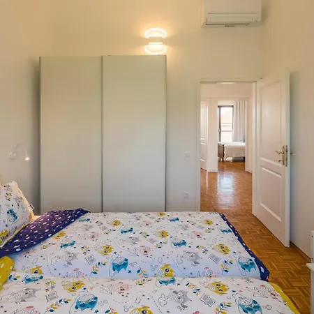 4 Bedroom Gorgeous In *