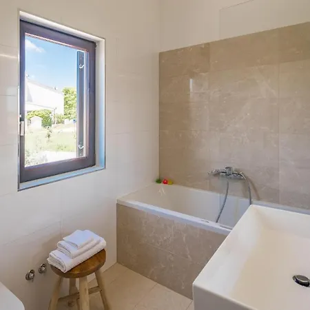 4 Bedroom Gorgeous In * Medulin