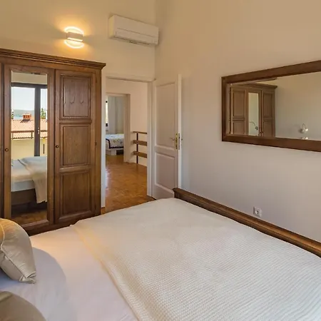 4 Bedroom Gorgeous In