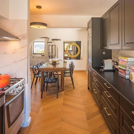 公寓 4 Bedroom Gorgeous Apartment In Medulin 梅杜林