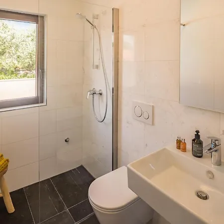 Apartmán 4 Bedroom Gorgeous In