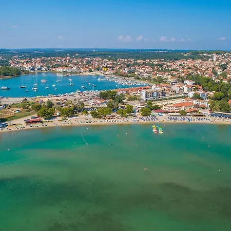 4 Bedroom Gorgeous In Apartmán Medulin
